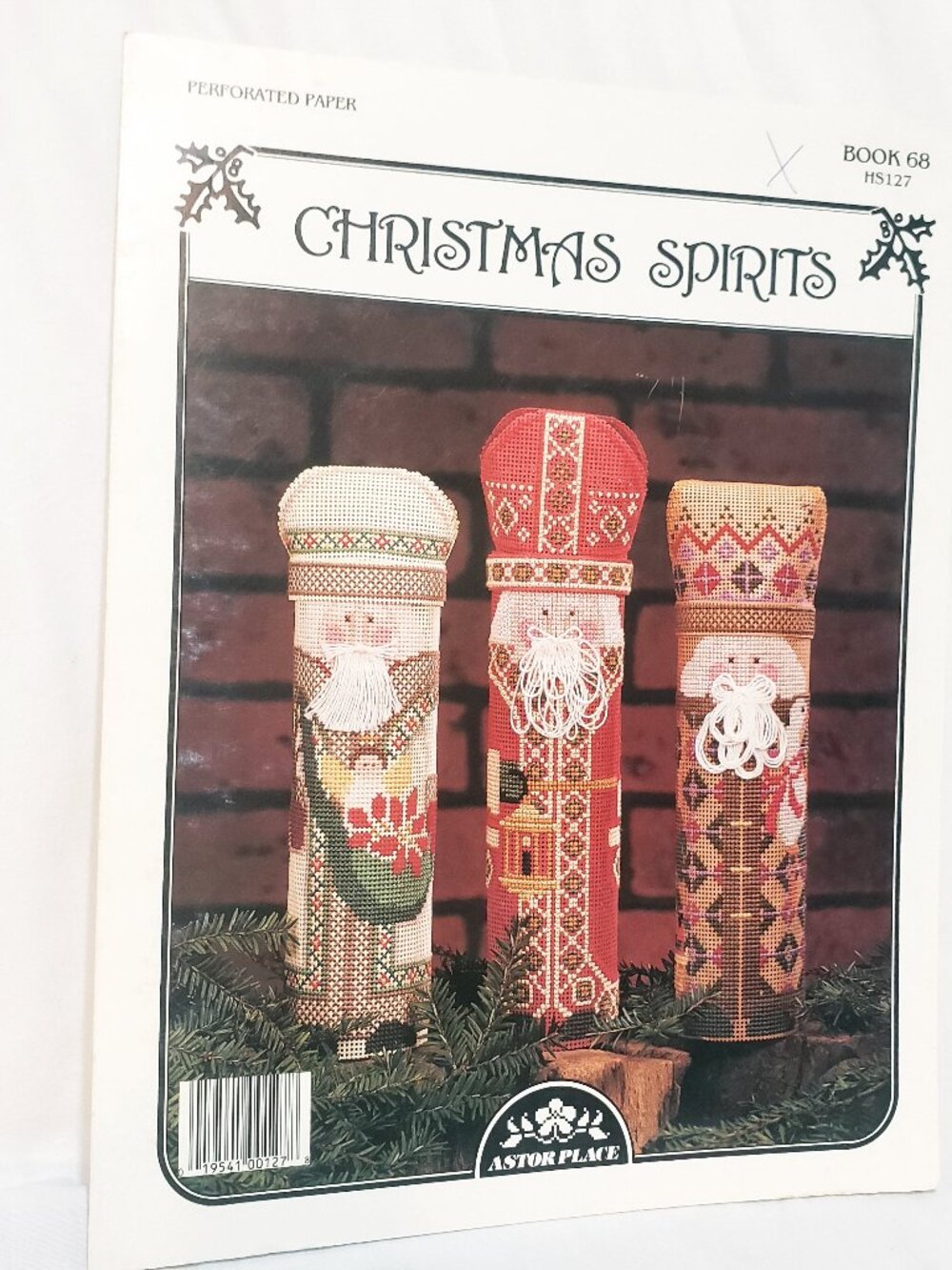 Christmas Spirts Old World Santa Perforated Paper Cross Stitch Astor Place HS127